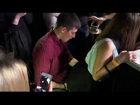 ❤️ Seks i vërtetë në një klub nate rus. Një vajzë 18-vjeçare ruse në anus dhe vaginë është qitur në një klub nate Video seksi në sq.hqpornvideos.ru